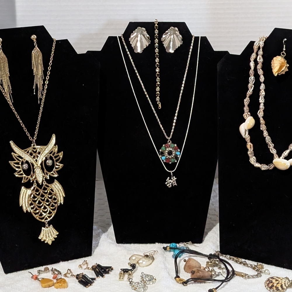 Gold Owl Pendant Necklace - Women's Fashion Jewelry
